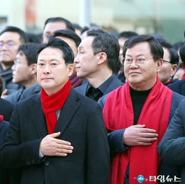 대전서 열린 민생 회복 국민대회…장동혁·이은권, 엄숙히 국민의례