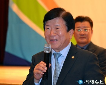 축사하는 박병석 국회의원