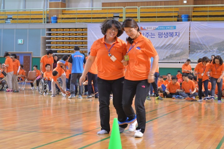 ‘더불어 행복한 사회’를 위한 모두의 한 걸음