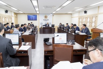 경북도의회 교육위원회  3,554억원(8.9%) 증액된 4조 3,567억원 규모의 경북교육청 추경예산 심사 