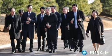 "일본경제보복대책 논의"...김상조·홍남기, 정의선·최태원·구광모와 회동