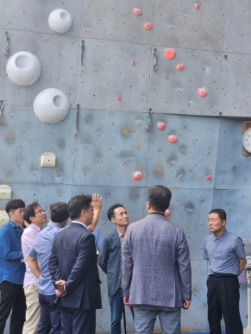 김천시의회 행정복지위원회, 대구체육공원 암벽등반장 및 경산국제클라이밍 파크 시설 방문 