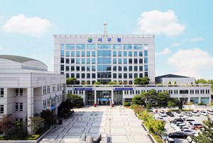 대전 서구, 시내버스 승강장 청소로 쾌적한 편의공간 제공