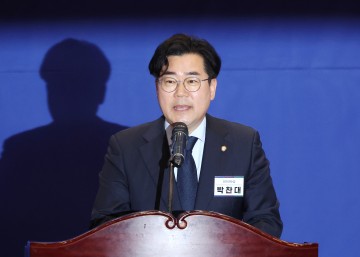 박찬대 "정치검찰 사건조작 심각한 문제…특검 여부 충분 검토"