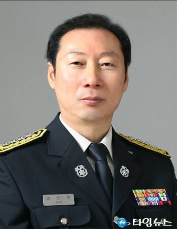울진소방서, 비상구 신고포상제로 가족과 이웃의 안전을 지키세요.