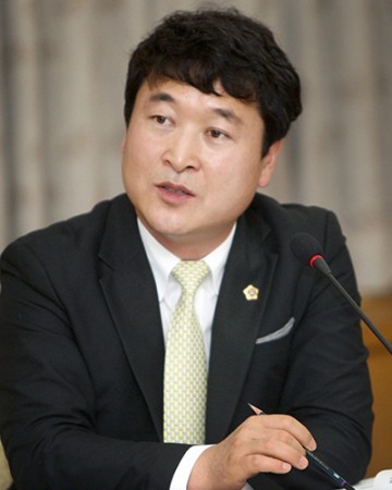 대전시의회 박병철 교육위원장, 저소득층 교복구입비 지원 예산 확보