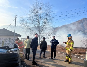 고흥군의회, 청정식품농공단지 화재 현장 찾아 피해 상황 확인  