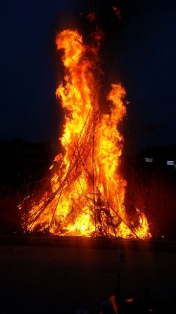 신안군 지도읍 이장협의회, 정월대보름 달집태우기 행사 개최  