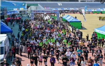 역대 최다 참가 기록한 ‘2025 영주 소백산마라톤대회’