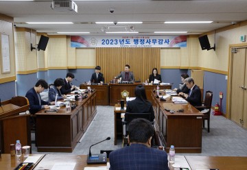 대전 서구의회 도시건설위원회, 건설과·교통과 행정사무감사 실시