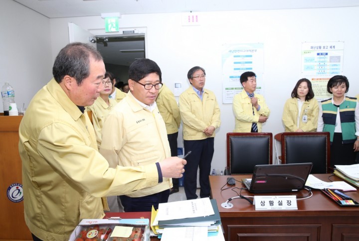 충남도의회 교육위, 충남교육청 대책 상황실 방문… 대응 상황 점검