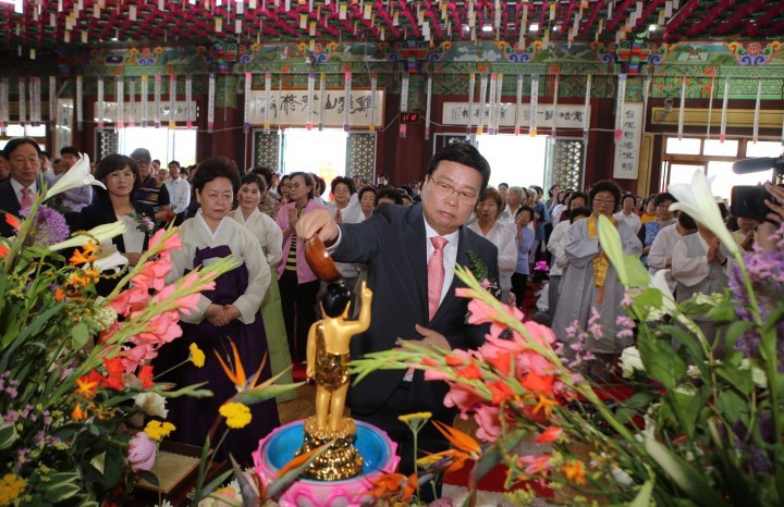 권선택 대전시장, 부처님 오신 날 봉축 대법회 참석