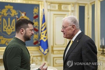 트럼프 "젤렌스키 28일 방미"…미-우크라 광물협정 서명할 듯